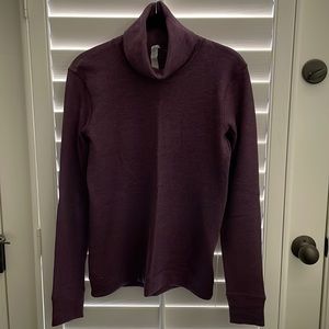 lululemon Size 4 Reversible Turtleneck